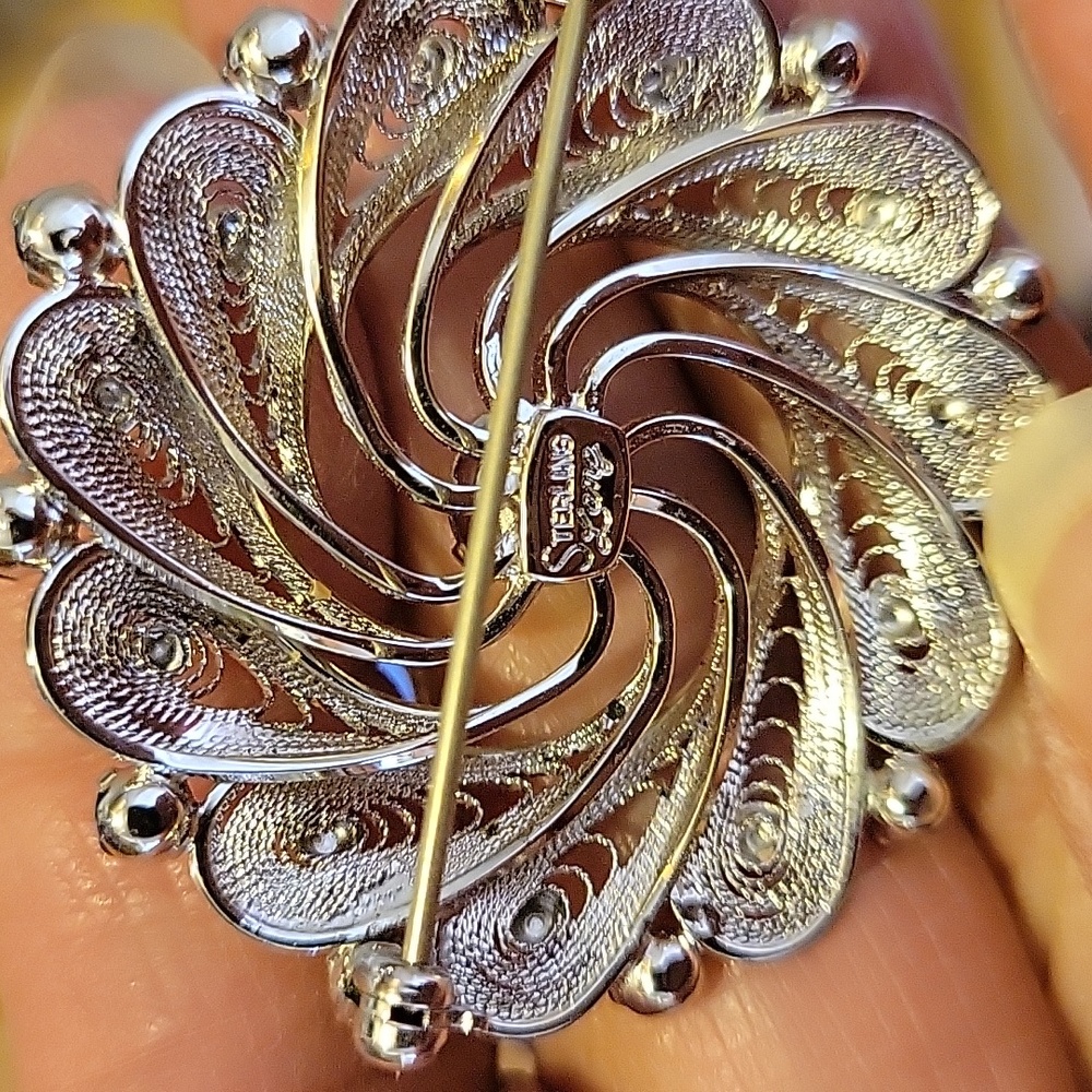 Vintage Lang Sterling Silver Flower Brooch - Picture 3 of 6